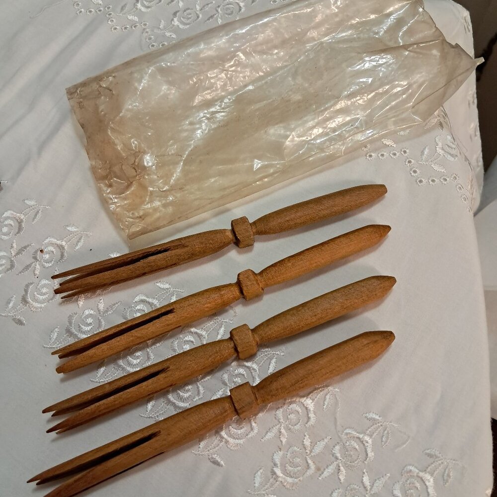 Four Wood  Cannibal Forks 6" Long, Designed For Optimum Efficiency